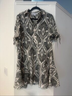 Emma & Michele Black and Cream Botanical Print Tunic - size M